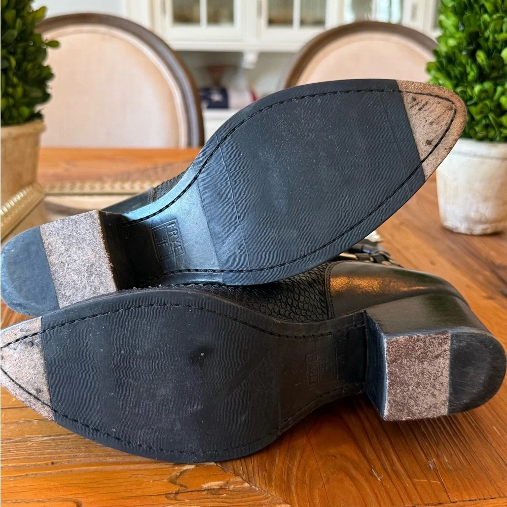 Frye Black Textured Leather Boot with Branded Interior/Size 8